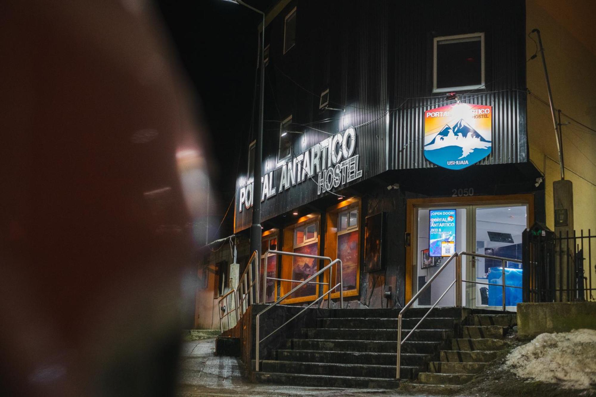 Portal Antartlco Hostel Ushuaia Exterior photo